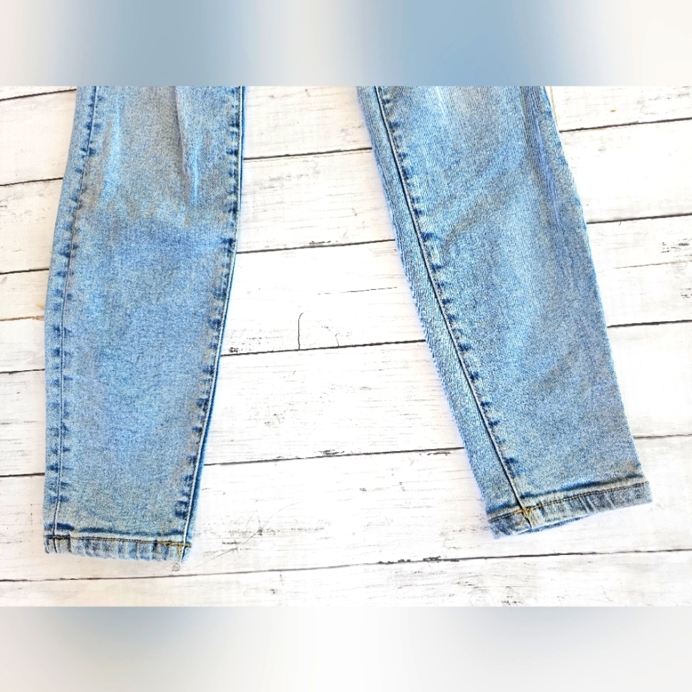 Maurices Light Wash Distressed Denim Skinny Jeans High Rise Stretchy Size Small - Picture 6 of 8